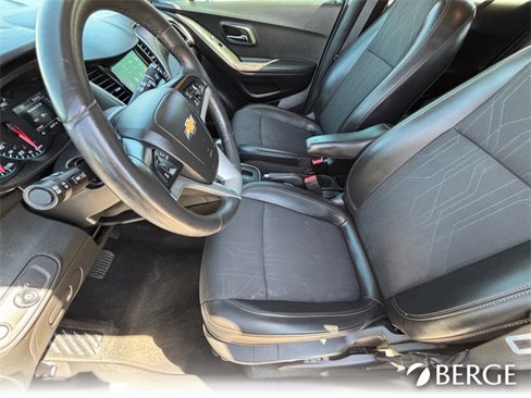 Used 2018 Chevrolet Trax LT w/ LT Convenience Package image 17