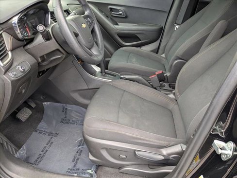 Used 2020 Chevrolet Trax LS image 15