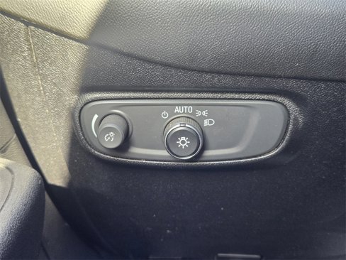 Used 2019 Chevrolet Equinox LT image 17