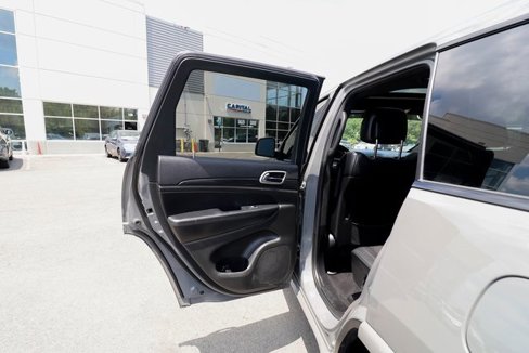 Used 2019 Jeep Grand Cherokee Altitude image 37