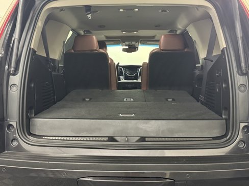 Used 2015 Cadillac Escalade Luxury image 35