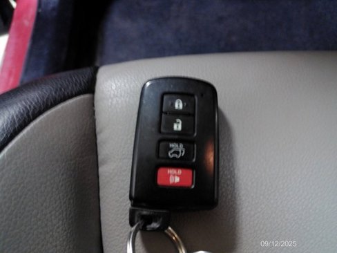 Used 2016 Toyota RAV4 Limited image 42