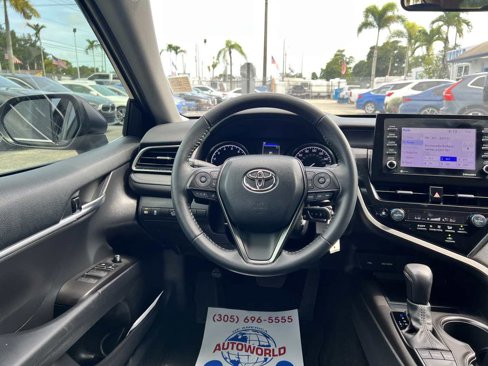 Used 2022 Toyota Camry SE image 22