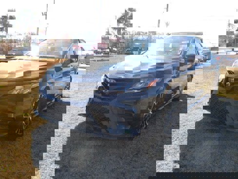 Used 2019 Toyota Camry SE w/ Phone Cable & Charge Package image 24
