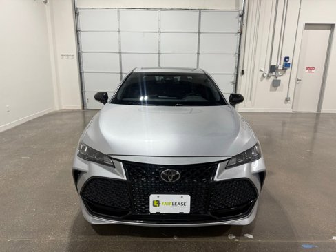Used 2020 Toyota Avalon XSE image 2