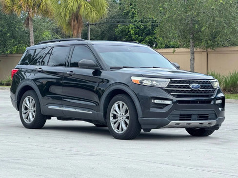 Used 2020 Ford Explorer XLT w/ Equipment Group 202A image 3