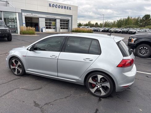 Used 2017 Volkswagen GTI SE image 6