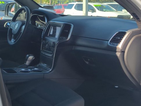 Used 2021 Jeep Grand Cherokee Laredo image 19