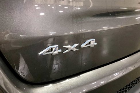 Used 2017 Jeep Compass Latitude w/ Cold Weather Group image 9