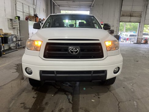 Used 2010 Toyota Tundra 4x4 Double Cab image 3