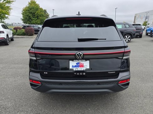 New 2025 Volkswagen Taos SE image 5