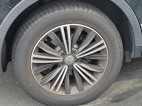 Used 2018 Volkswagen Tiguan SEL image 5