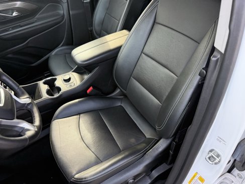 Used 2023 GMC Terrain SLT image 14