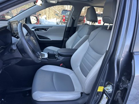 Used 2022 Toyota RAV4 XLE Premium image 12