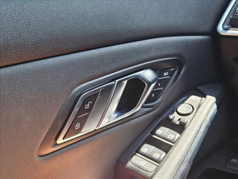 Used 2020 BMW 330i Sedan w/ M Sport Package image 16