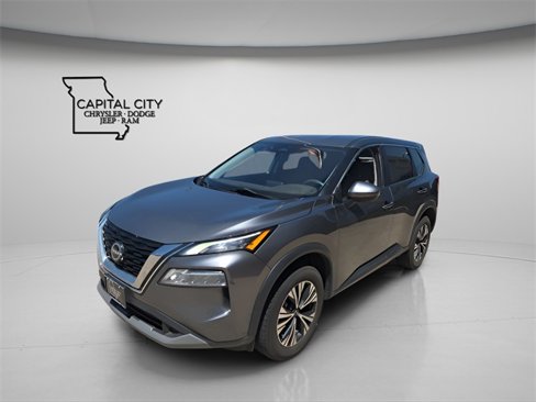 Used 2022 Nissan Rogue SV image 3