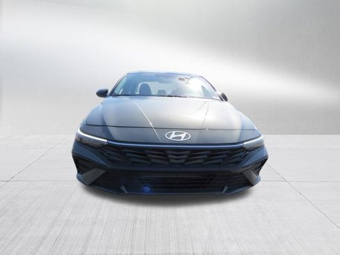 New 2025 Hyundai Elantra Sport image 3