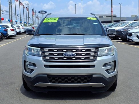 Used 2017 Ford Explorer XLT w/ Equipment Group 202A image 26