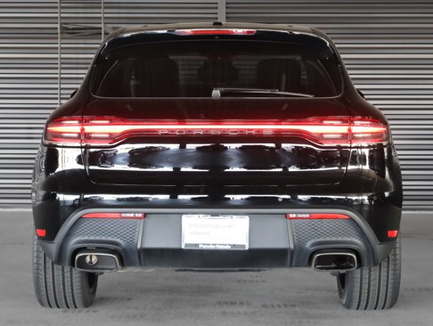 Certified 2023 Porsche Macan image 7