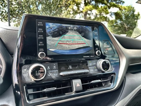 Used 2020 Toyota Highlander XLE image 29