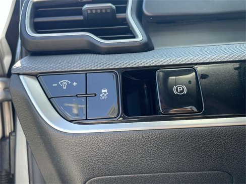 Certified 2023 Kia Sportage LX image 18