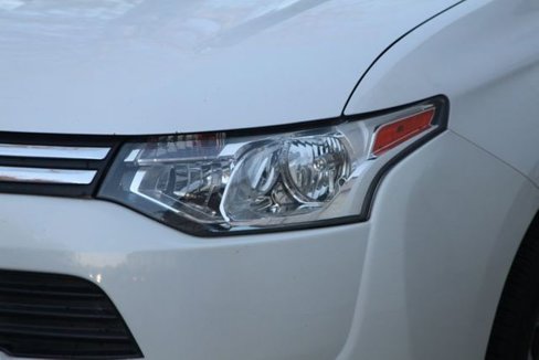 Used 2014 Mitsubishi Outlander SE image 3