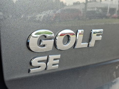 Used 2018 Volkswagen Golf SE image 29