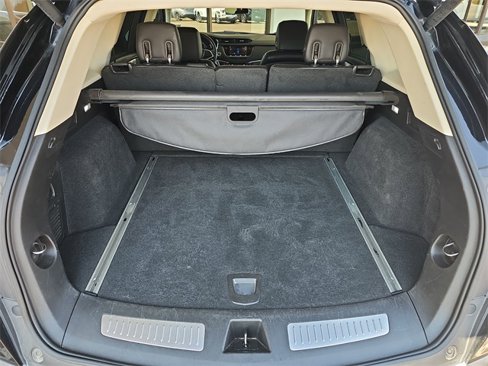Used 2017 Cadillac XT5 Luxury image 16