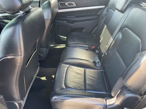 Used 2017 Ford Explorer XLT w/ Equipment Group 202A image 20