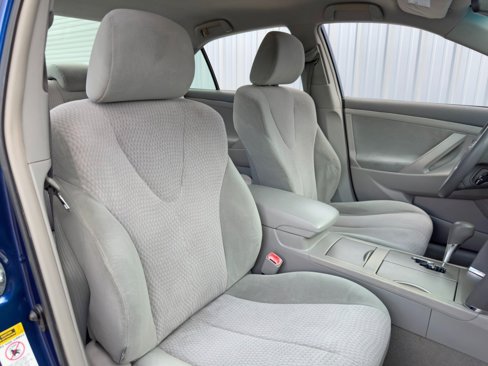 Used 2010 Toyota Camry image 29