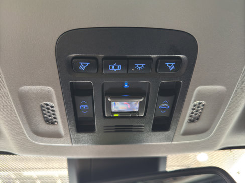 Used 2020 Toyota Camry XSE image 27