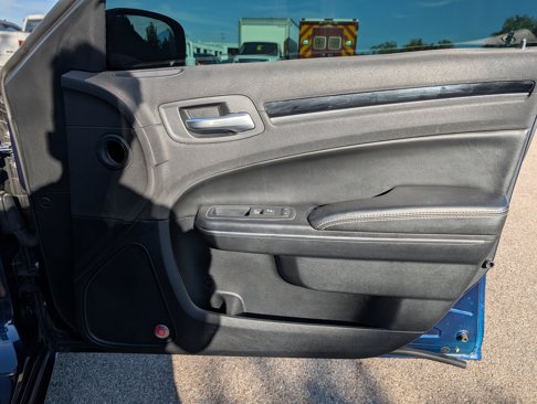 Used 2017 Chrysler 300 S image 27
