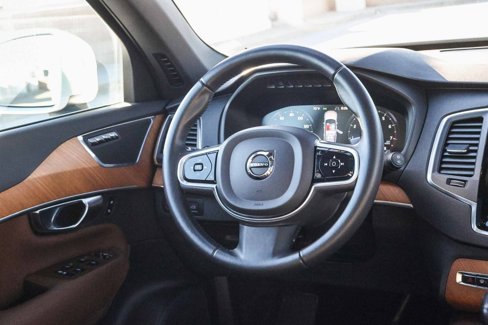 Used 2022 Volvo XC90 T6 Momentum w/ Protection Package Premier image 17