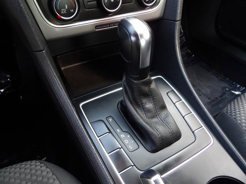 Used 2013 Volkswagen Passat 2.5 S image 15