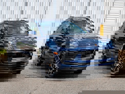 Certified 2024 Porsche Macan image 9