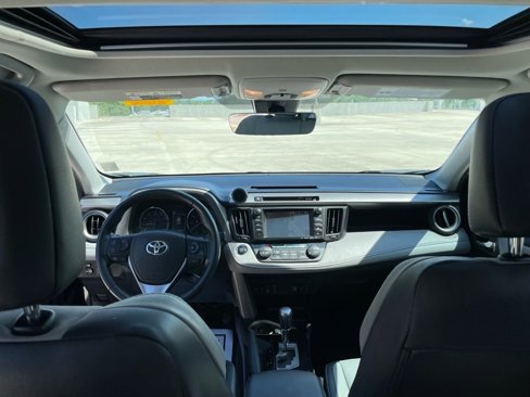 Used 2018 Toyota RAV4 Limited image 19