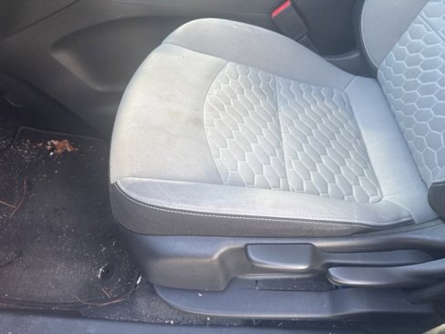 Used 2019 Chevrolet Equinox LS image 9