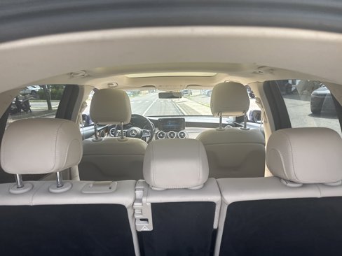 Used 2020 Mercedes-Benz GLC 300 4MATIC image 22