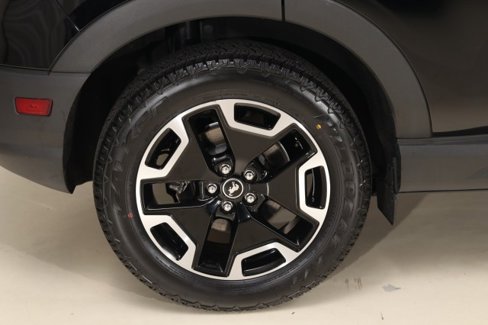 Used 2021 Ford Bronco Sport Outer Banks w/ Outer Banks Package (96D) image 29