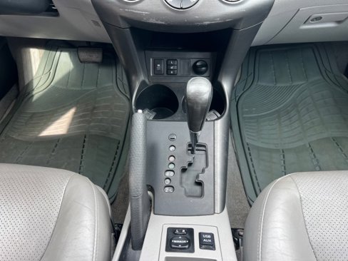 Used 2012 Toyota RAV4 Limited image 19