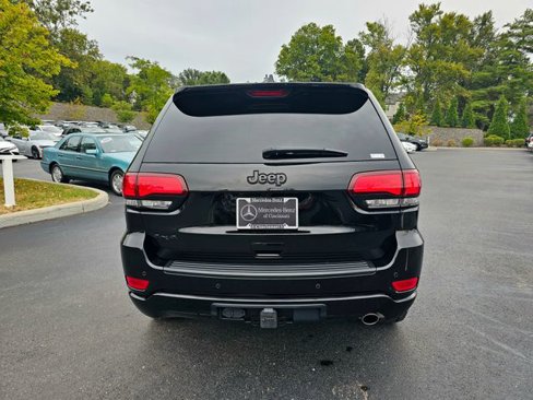 Used 2021 Jeep Grand Cherokee Laredo X image 9