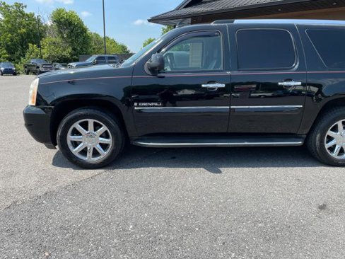 Used 2008 GMC Yukon XL Denali image 2