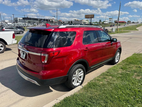 Used 2017 Ford Explorer XLT w/ Equipment Group 202A image 5