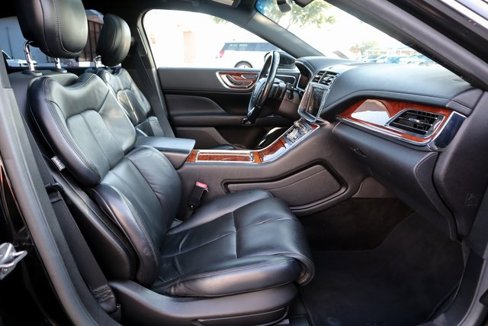 Used 2017 Lincoln Continental Select image 20