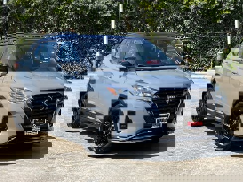 Used 2023 Nissan Kicks SR w/ SR Premium Package image 2