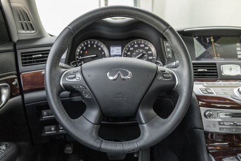 Used 2017 INFINITI Q70 3.7 image 9