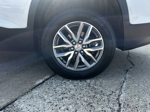 Used 2019 GMC Acadia SLE w/ Driver Alert Package I image 11
