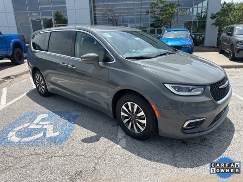 Used 2022 Chrysler Pacifica Touring-L image 40