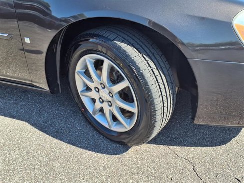 Used 2008 Buick Lucerne CXL image 33