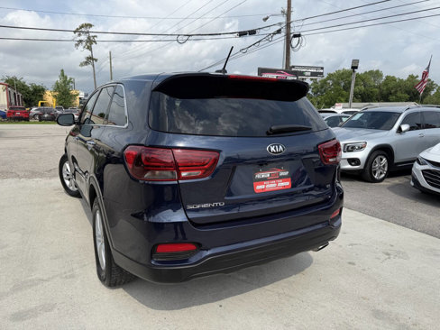 Used 2019 Kia Sorento FWD V6 image 2